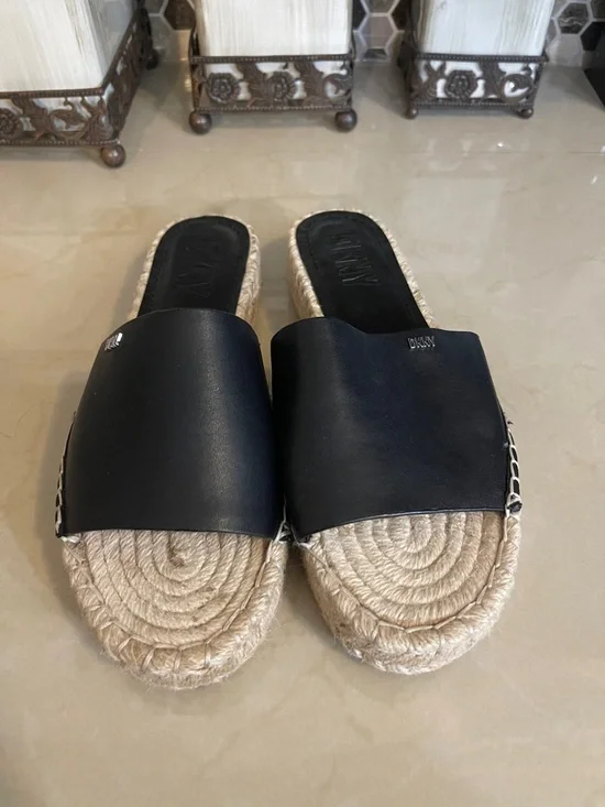 DKNY Camillo Womens espadrilles Sandals Black size 8M - Picture 2 of 9